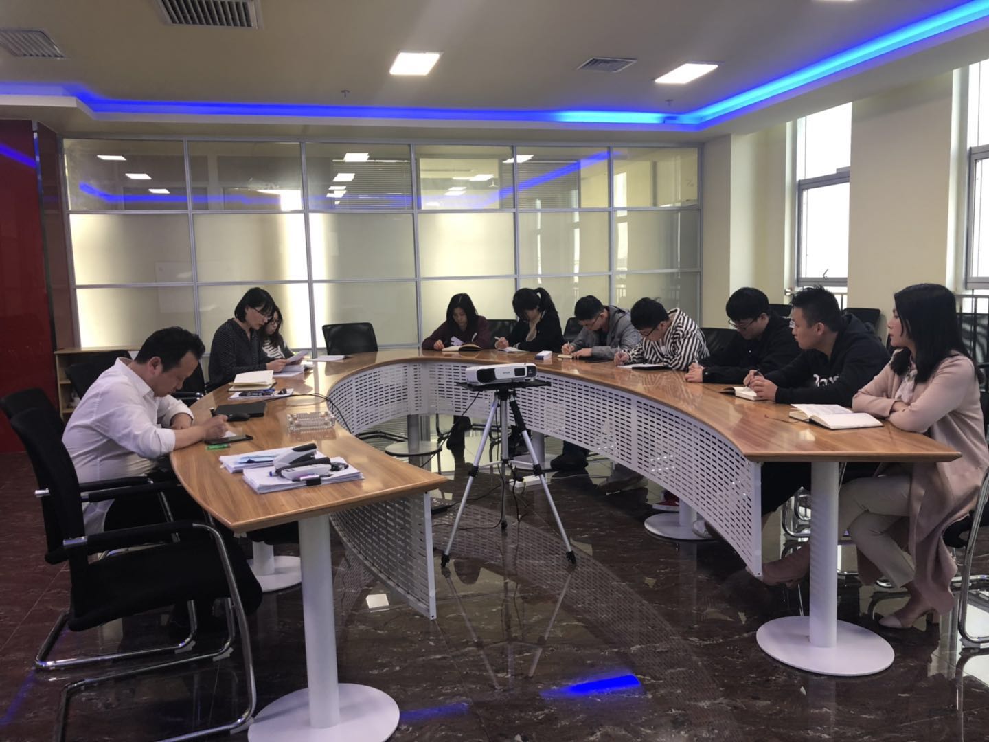 20190411通訊稿-研究院公司組織學習“三秦楷?！毕冗M事跡.jpg