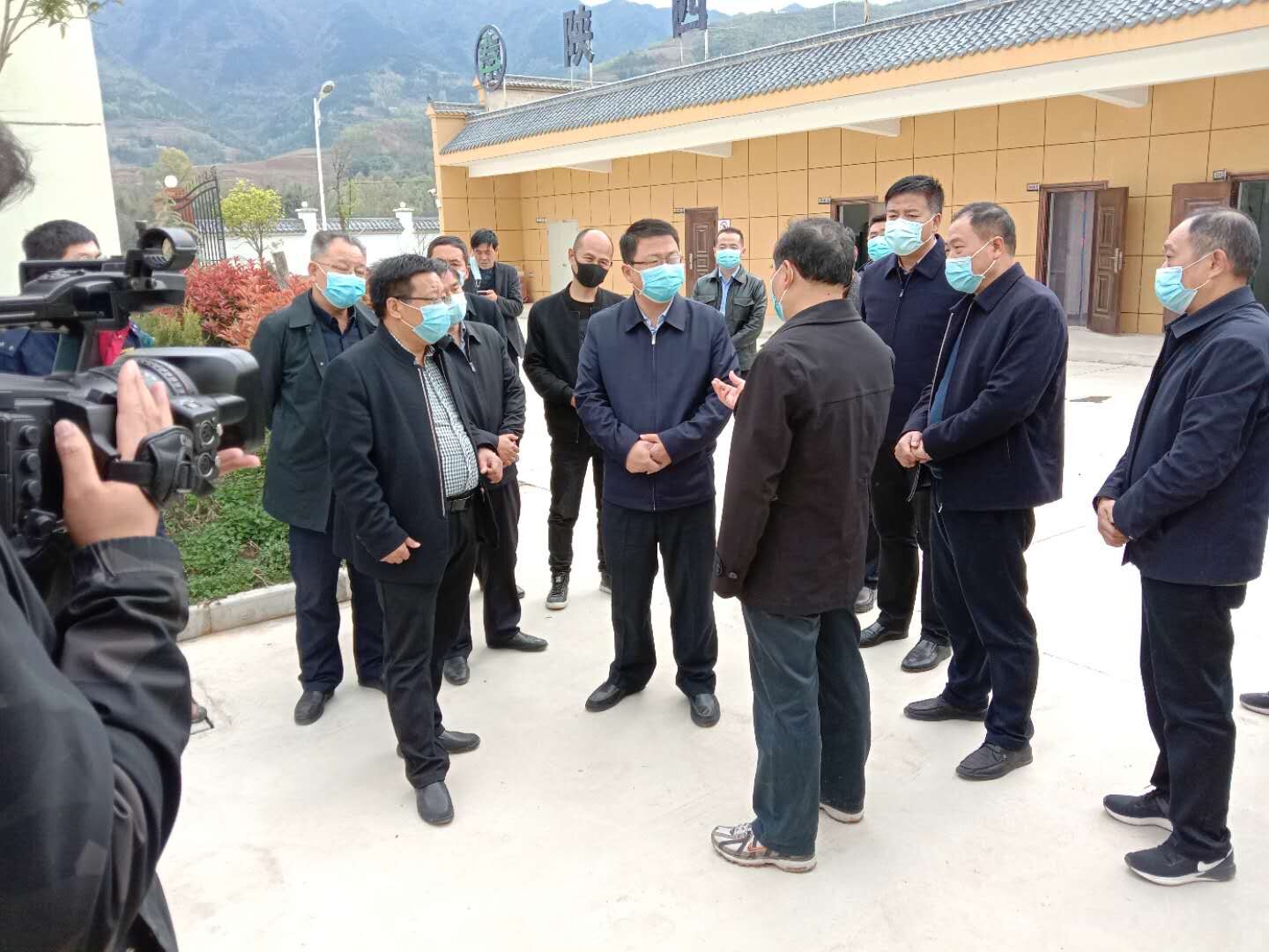 15857005656335493Poc.jpg 商洛市委副書記李豫奇一行到水環(huán)境公司山陽(yáng)縣戶家塬污水廠調(diào)研.jpg