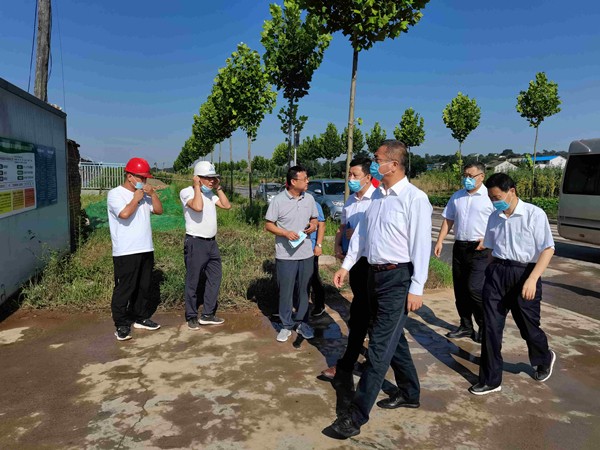 寶雞市委副書記、市長楊廣亭到水環(huán)境公司寶雞蟠龍新區(qū)污水處理廠調研_副本.jpg